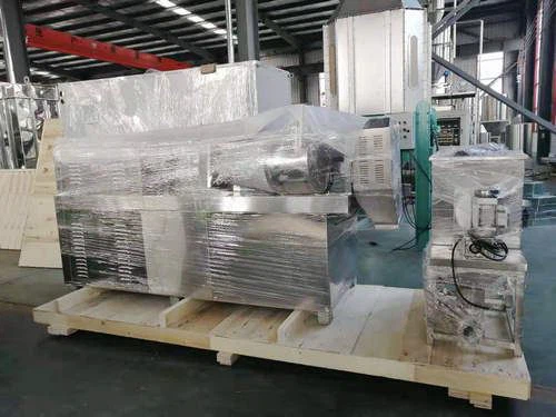 Imballaggio della macchina per snack a soffio per il cliente del Senegal